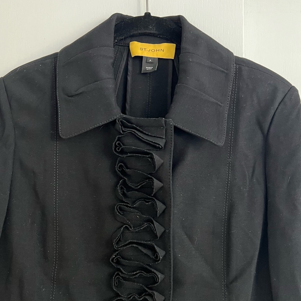 St. John Collection Ruffle Front Lightweight Jacket Sz P XS Gold Label Snap